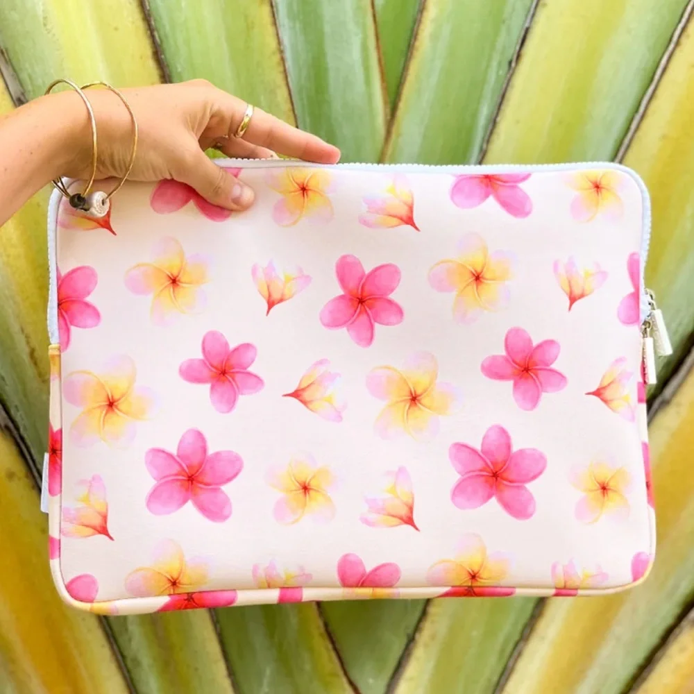 SoHa Living 15.5in Plumerias On Yellow Laptop Case EUC